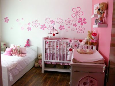 детская комната в розовом цвете